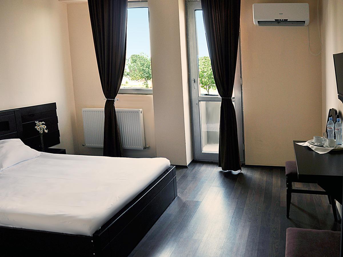 Grand Hotel Tiflis Dış mekan fotoğraf