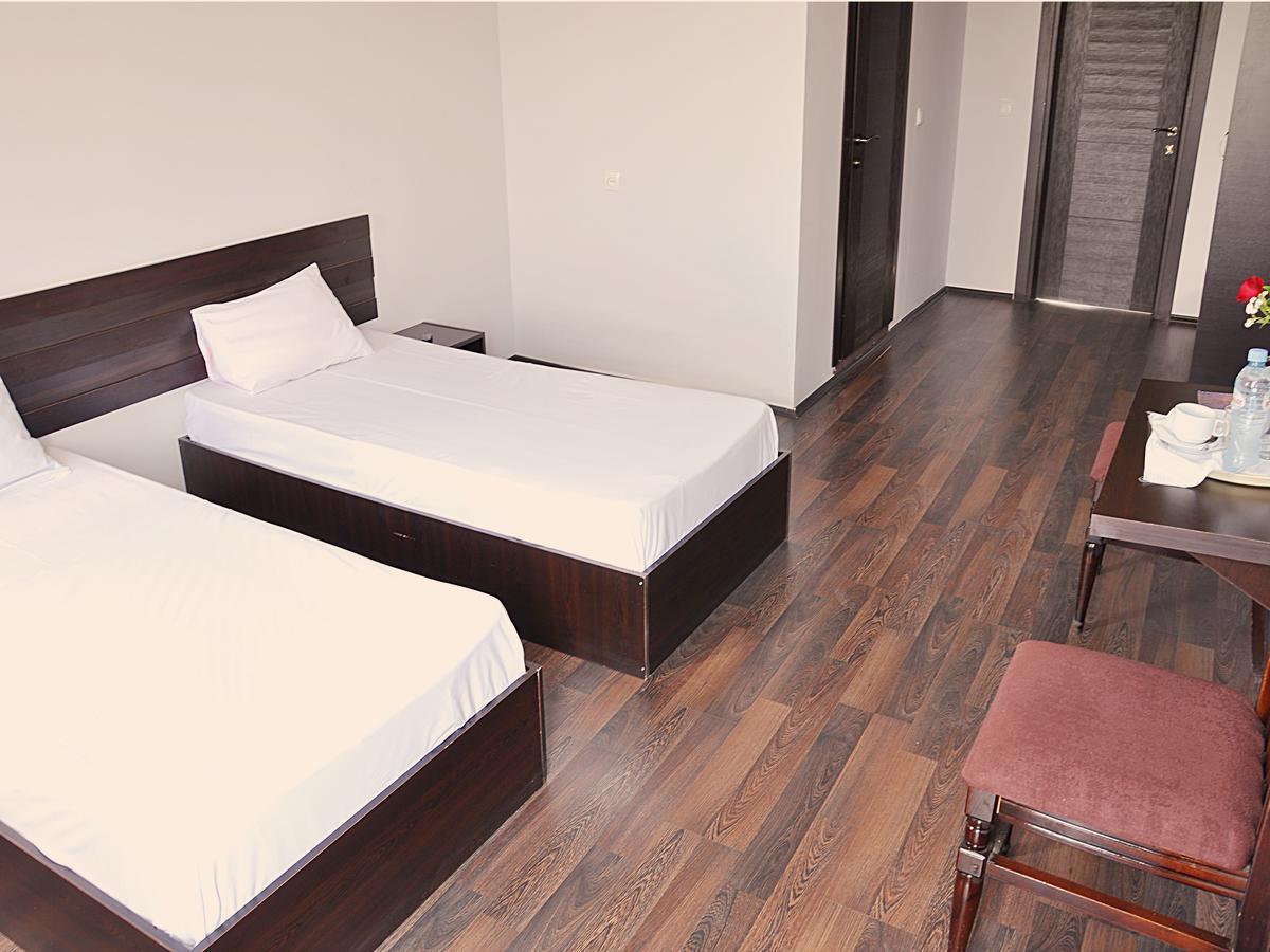 Grand Hotel Tiflis Dış mekan fotoğraf